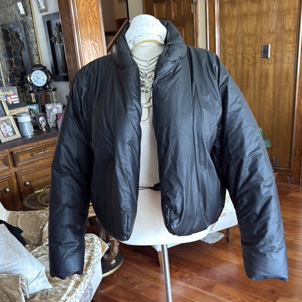 Black unisex Puffer Jacket